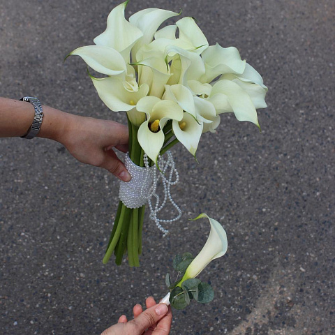 Букет невесты «Каллы» - изображение 2