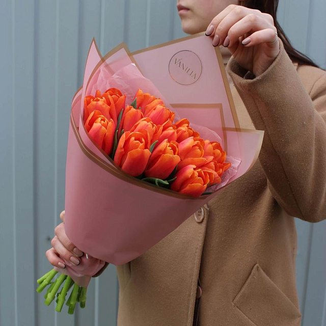 Букет из 15 ярких тюльпанов - изображение 2