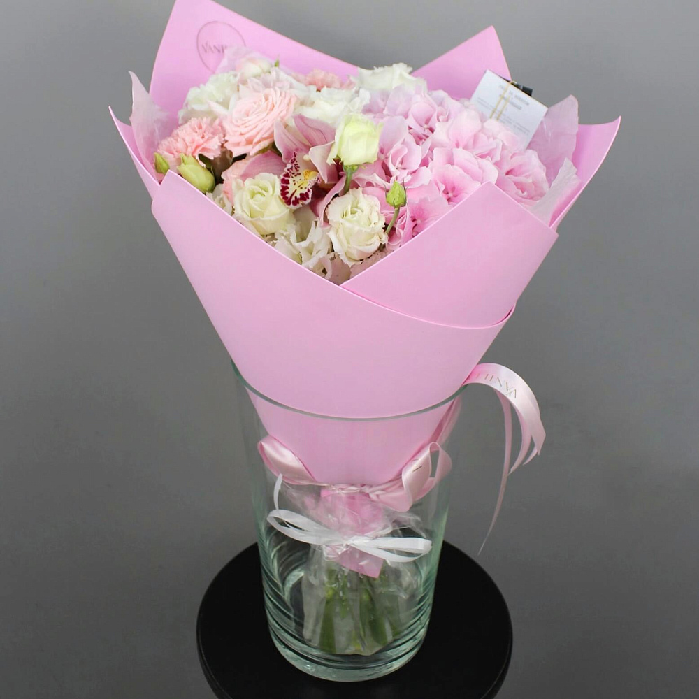 Ваза из прозрачного стекла