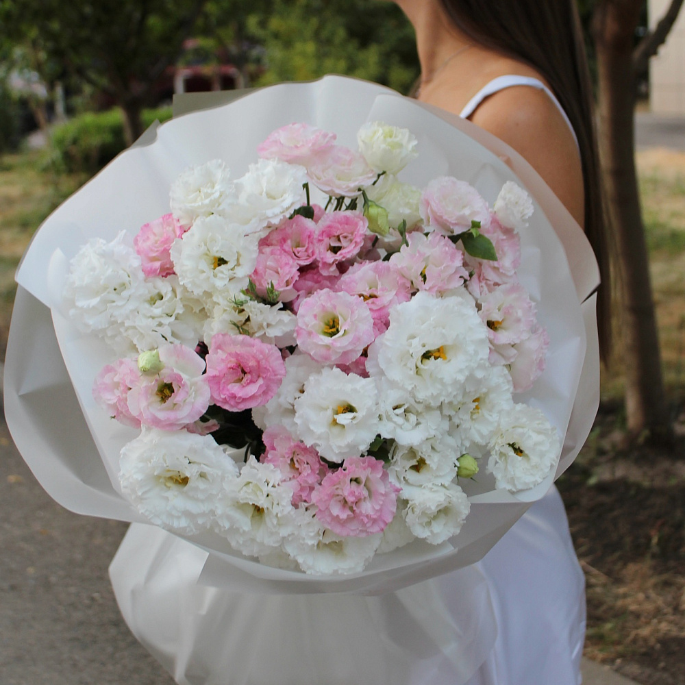 Букет из эустомы "Кружева"