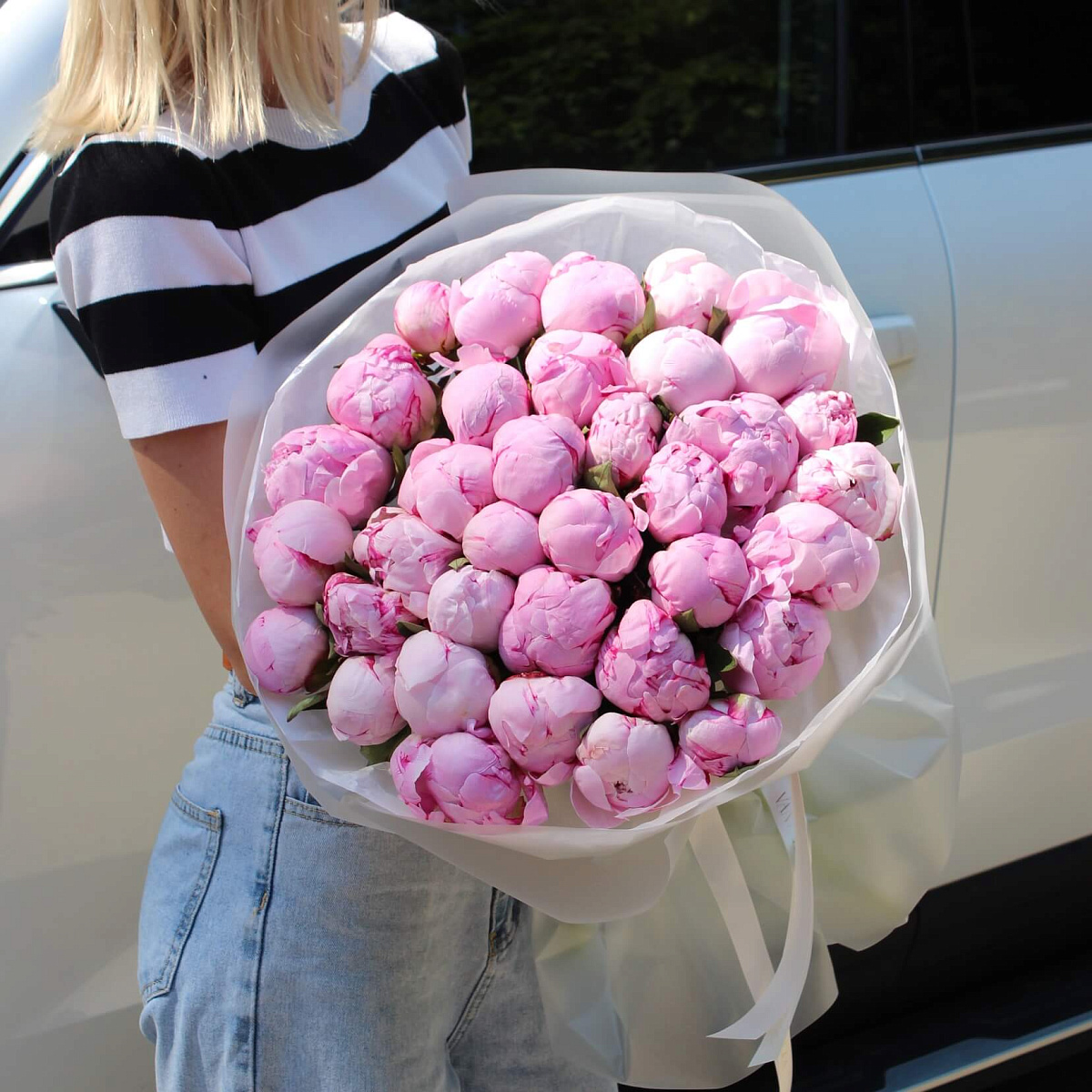 Букет из розовых пионов