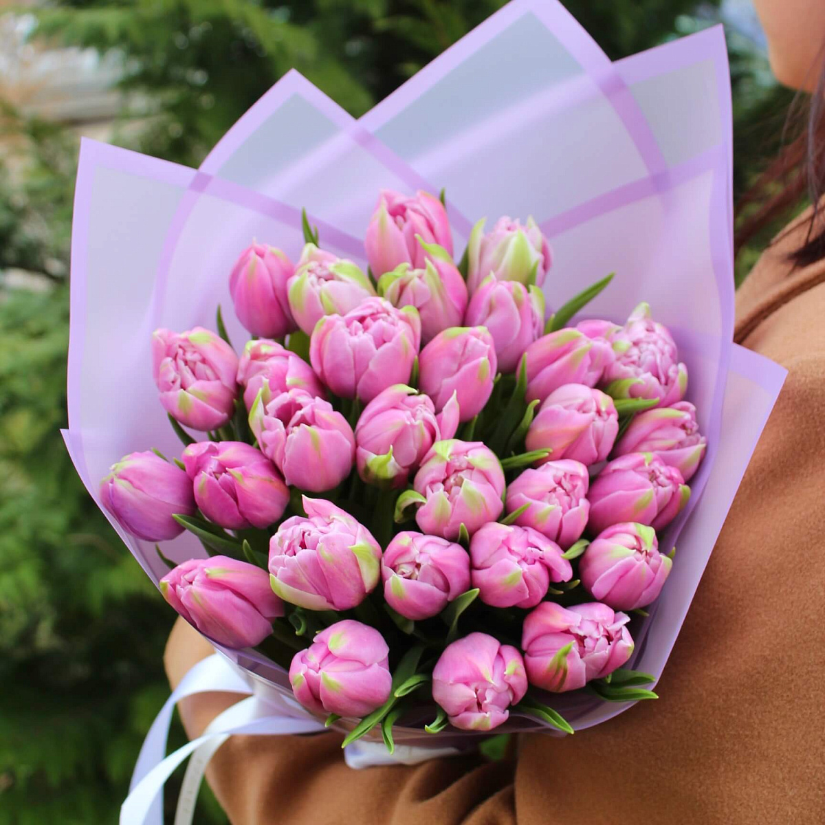Букет из 29 пионовидных тюльпанов
