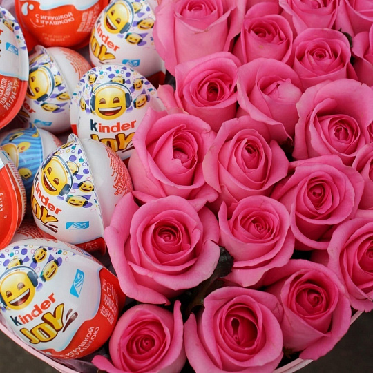 Розы и Киндеры в боксе