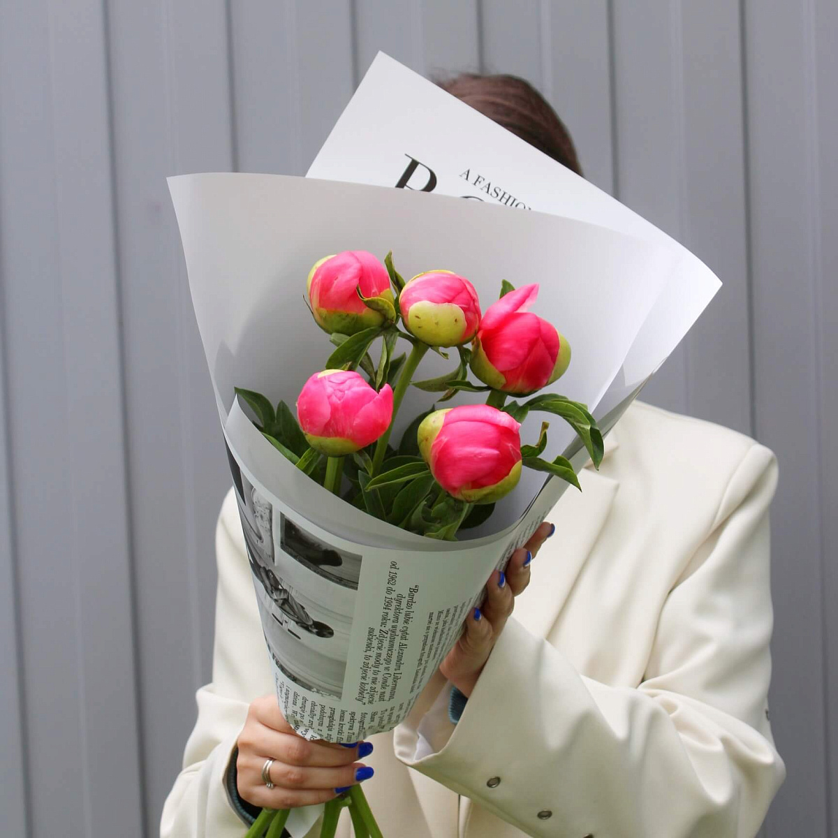 Букет из 5 пионов Coral Charm