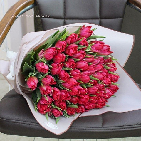 Подарки на 14 февраля: Букет из 53 пионовидных тюльпанов