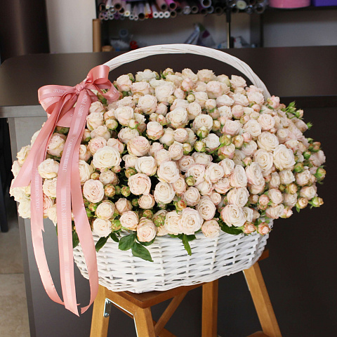 Корзина с пионовидной розой Бомбастик - изображение 2