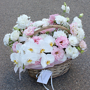 Корзина с цветами "Light Pink"