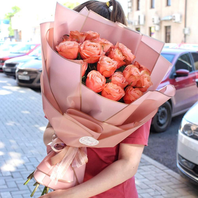 Букет из 17 пионовидных роз - изображение 2