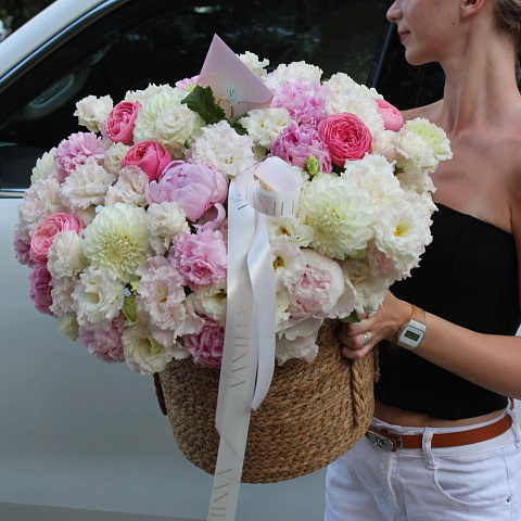 Корзина с сезонными цветами микс - изображение 2