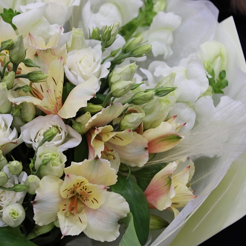 Букеты из полевых цветов с доставкой: Яркий полевой букет микс