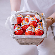 Корзинка с Киндерами Джой 15 шт