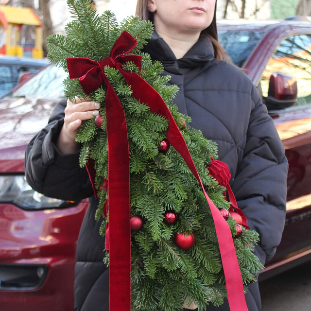 Елка новогодняя с игрушками