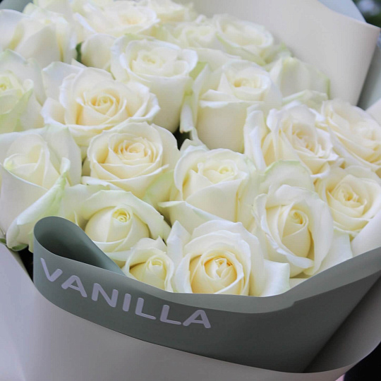 Цветы на 14 февраля: Букет из 23 роз Аваланж