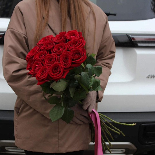 Букет из 15 роз Ред Наоми 70 см - изображение 2