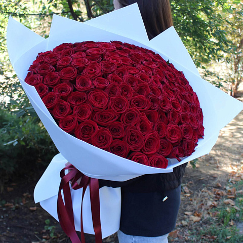 Букет из 111 роз Ред Наоми 60 см - изображение 2