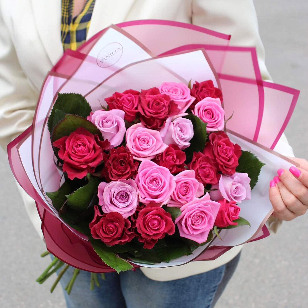Букет микс из 21 розовой розы 60 см