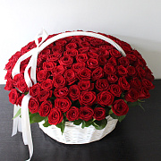 Корзина из 151 красной розы