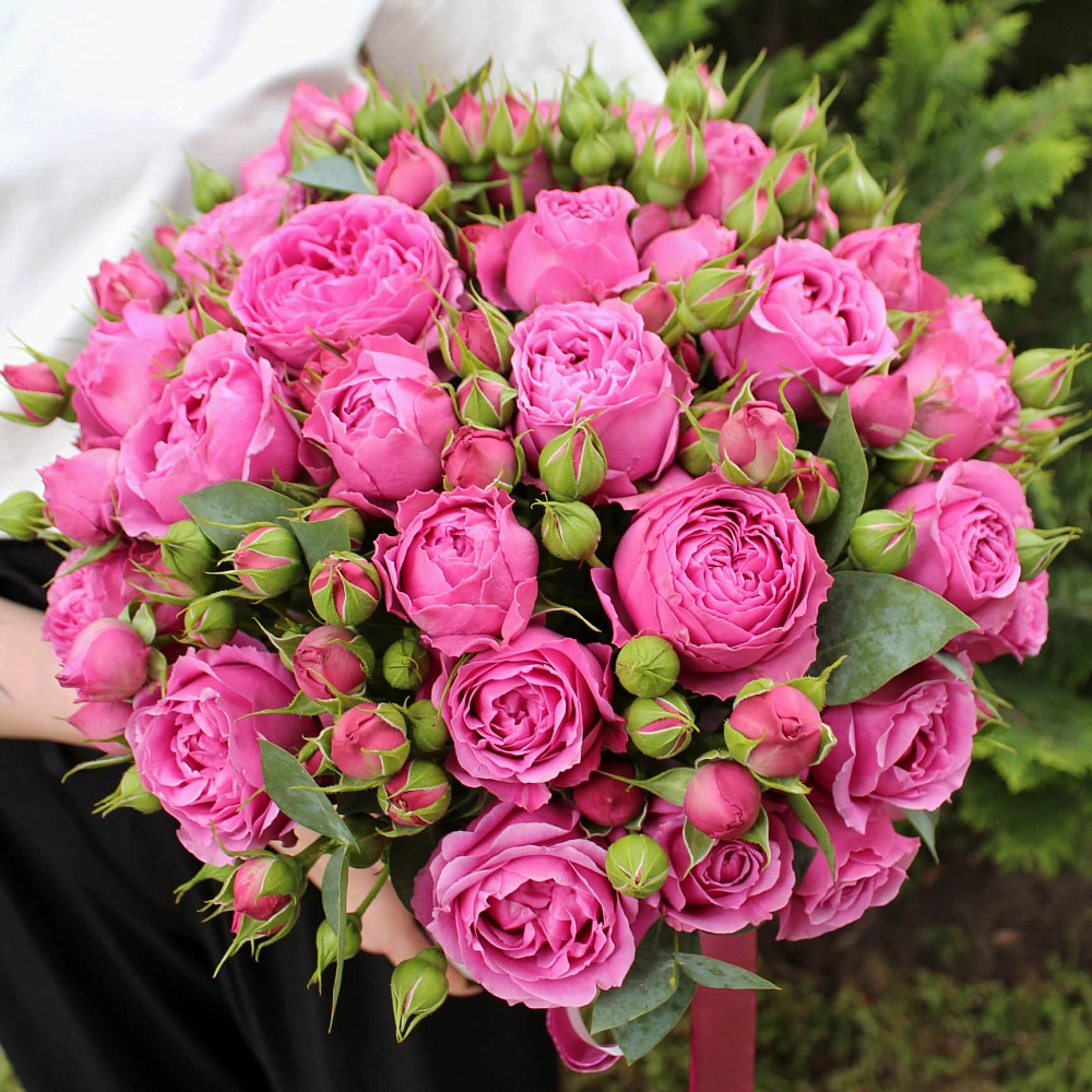 шляпная коробка с кустовыми розами "бархат"