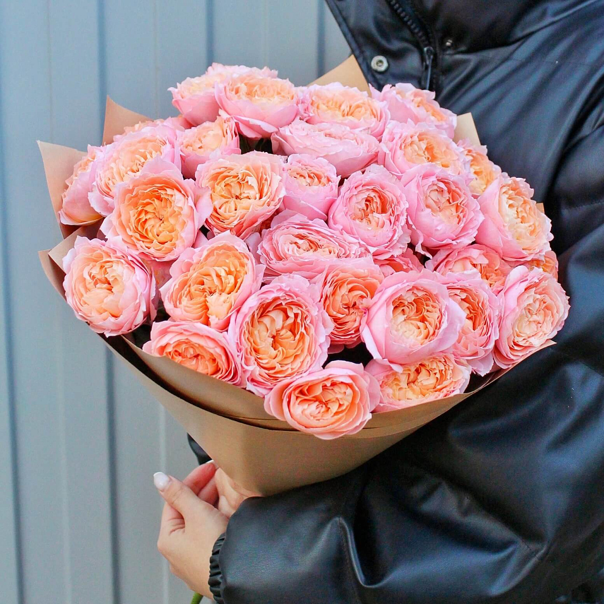 Букет из 11 веток пионовидной розы Джульетта