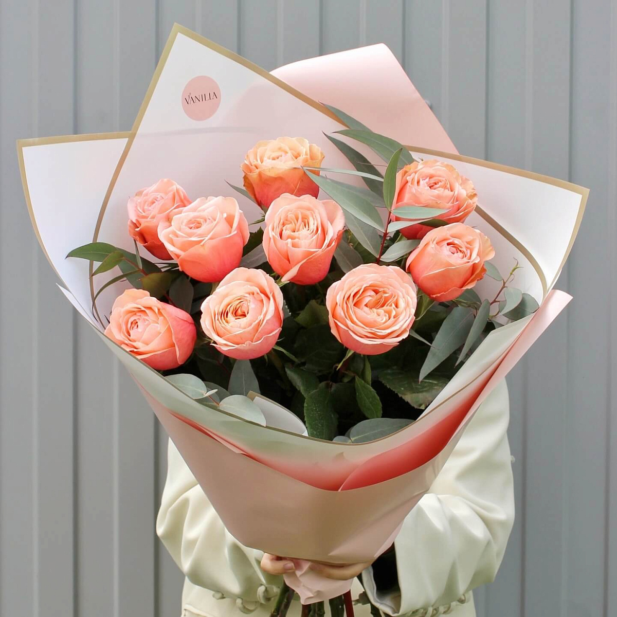 Букет из 9 пионовидных роз Кахала