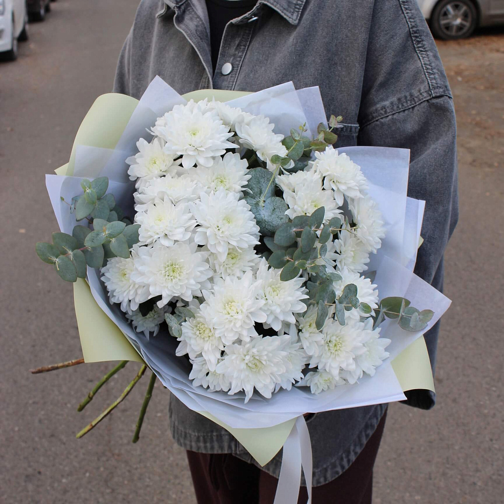 Букет из 5 веток белой хризантемы Балтика