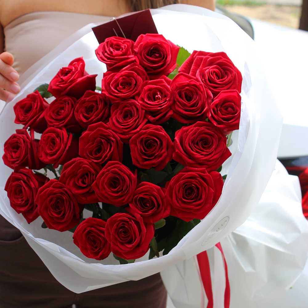 Букет из 25 роз Ред Наоми 60 см
