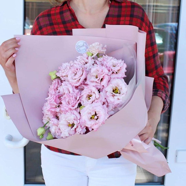 Букет из нежной эустомы - изображение 2