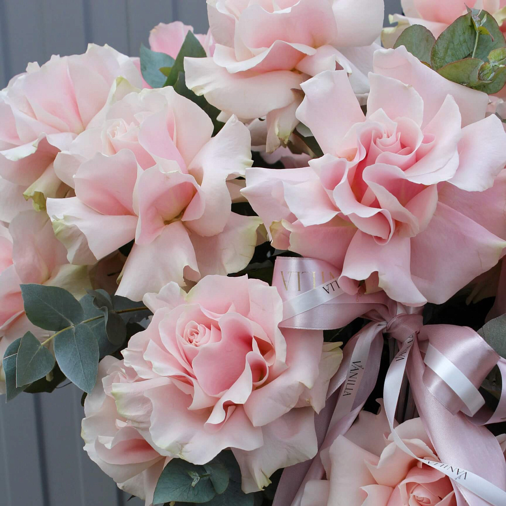 Корзина из 25 роз Pink Mondial