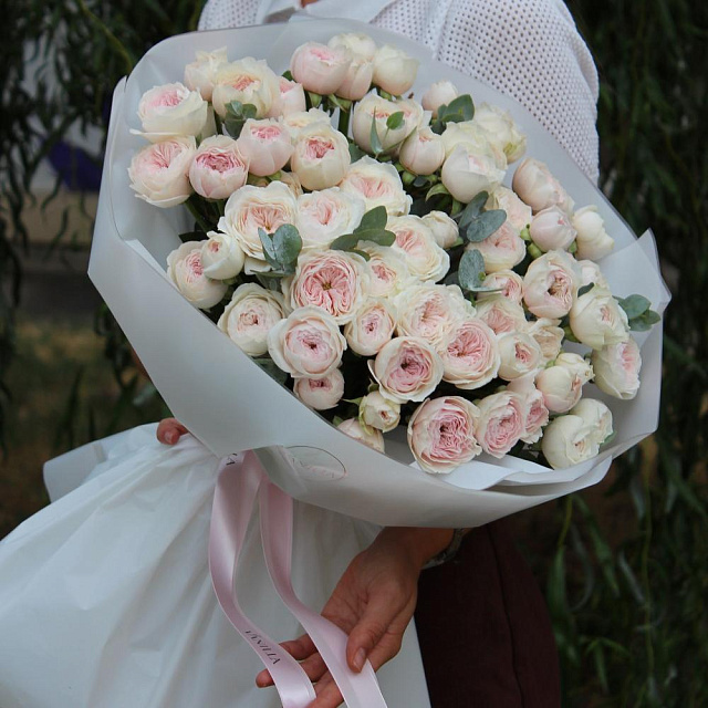 Букет с кустовыми розами - изображение 2