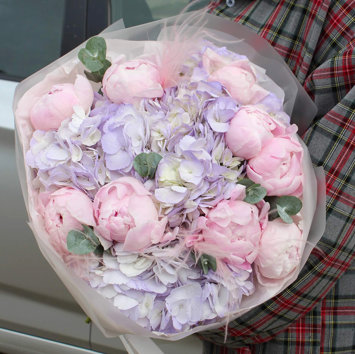 Нежный букет с гортензией