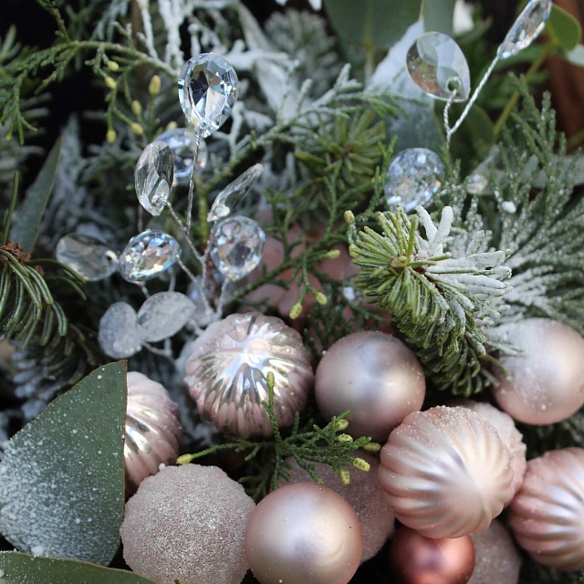 Цветы на праздник: Новогодняя композиция «New Year Lights»