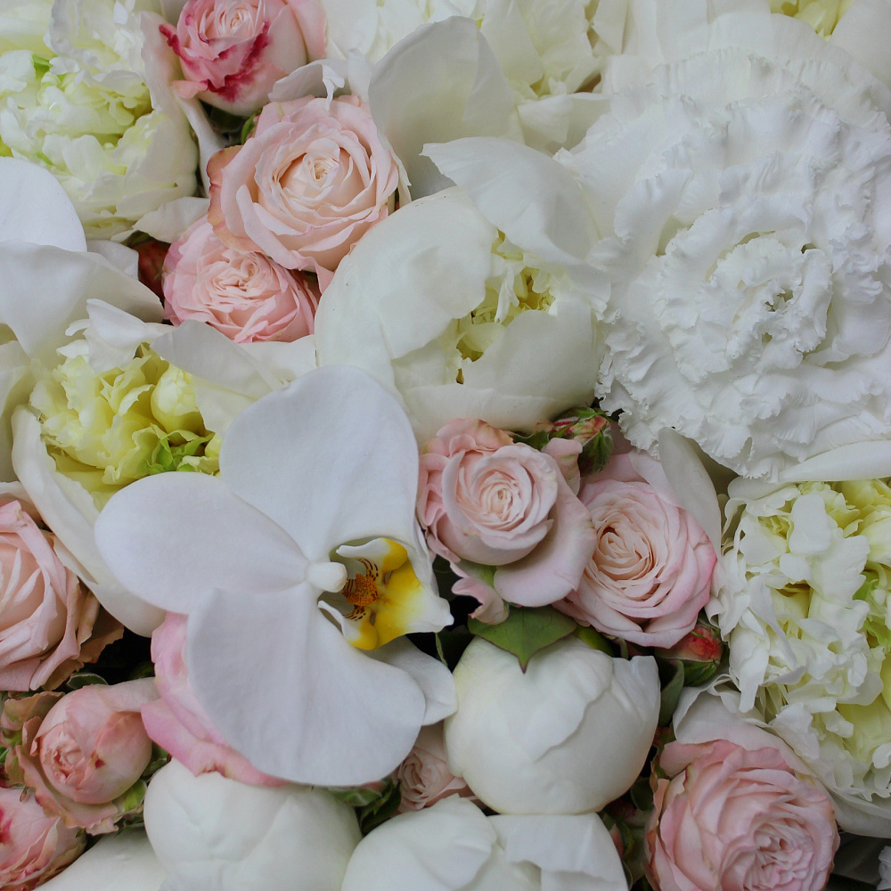 Ароматная корзина «Нежность пиона»