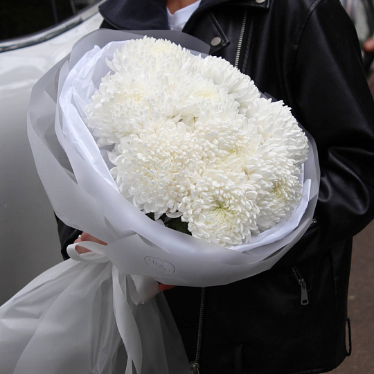 Букет белых одноголовых хризантем - изображение 2