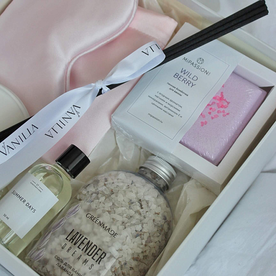 Подарки на 14 февраля: Подарочный набор косметики бьюти бокс №1