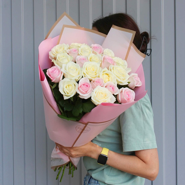 Букет из 23 роз микс 60 см - изображение 2