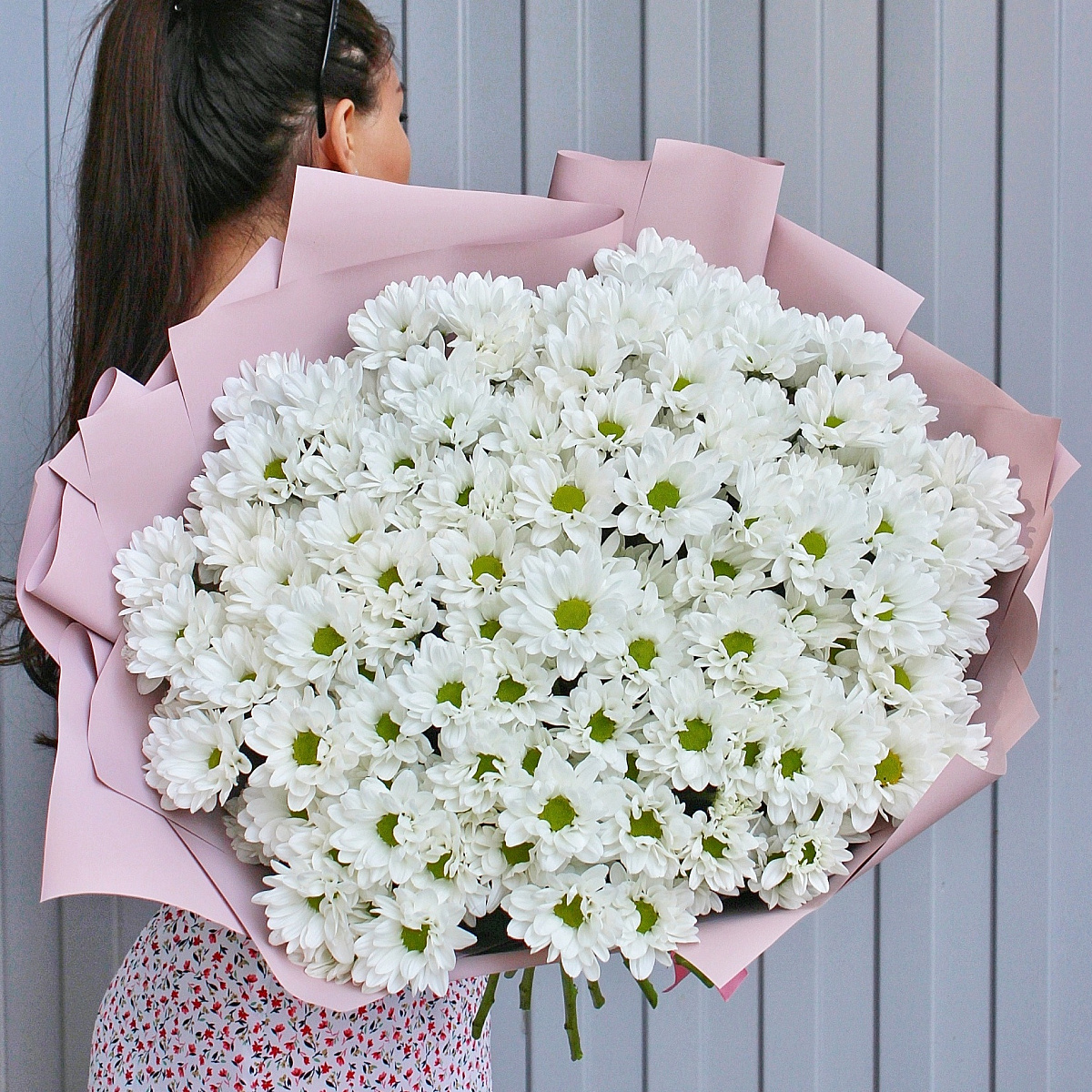 Белая хризантема