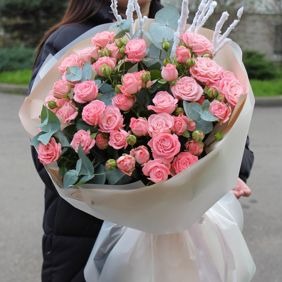 Зимний букет со снежными веточками