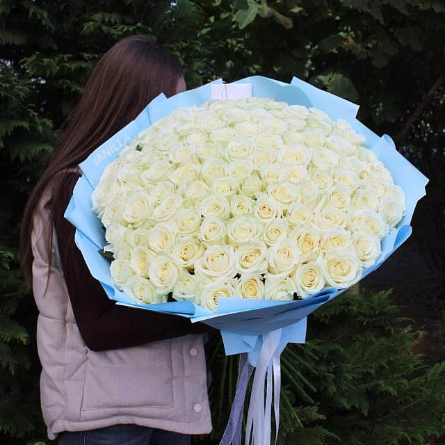 Букет из 101 белой розы 70 см - изображение 2