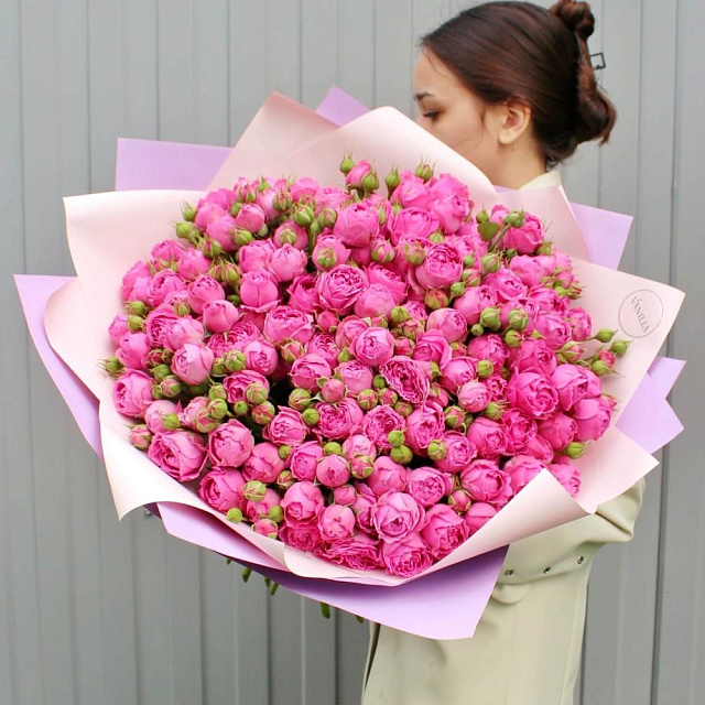 Букет из 39 веток кустовой розы Мисти Бабблс - изображение 2