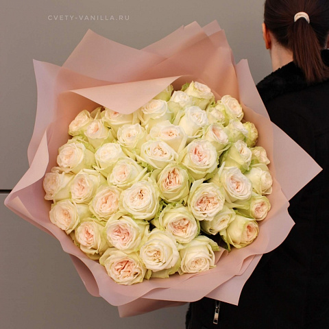 Букеты из 41 розы: Букет ароматных роз White Ohara 41 шт