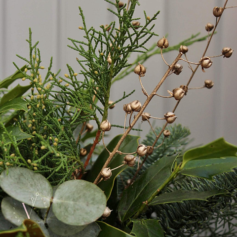 Настольные композиции из цветов: Кашпо ручной работы с сухоцветами