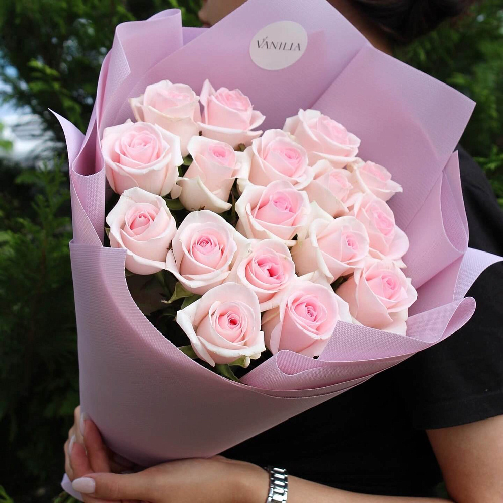 Букет из 17 роз Свит Ревиваль 60 см