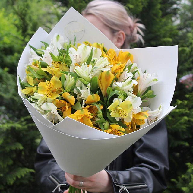 Букет из альстромерии «солнечный» - изображение 2