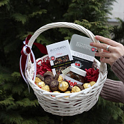 Корзина сладостей "SWEET"