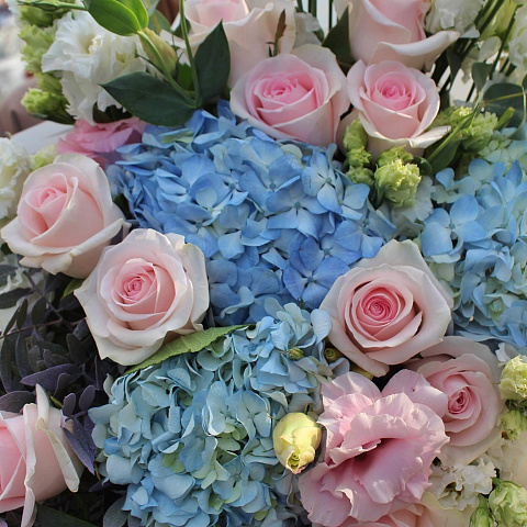 Новинки букетов 2026: Букет микс с гортензией Премиум