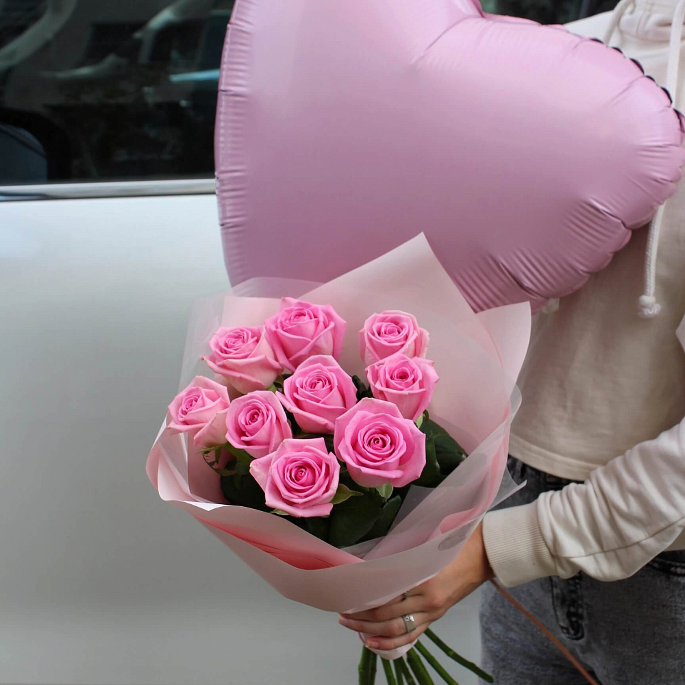 Букет из розовых роз сорта "Аква"