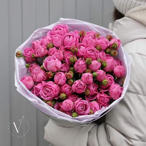 11 кустовых пионовидных роз в белом оформлении - изображение 2