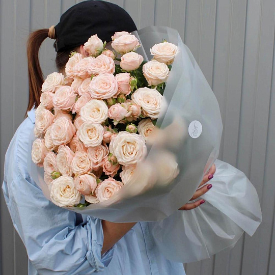 Кремовые пионовидные розы Bombastic - изображение 2