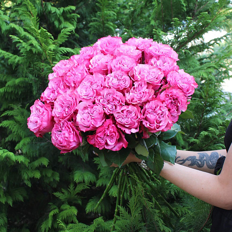 25 роз: Букет из 25 роз Кантри Блюз