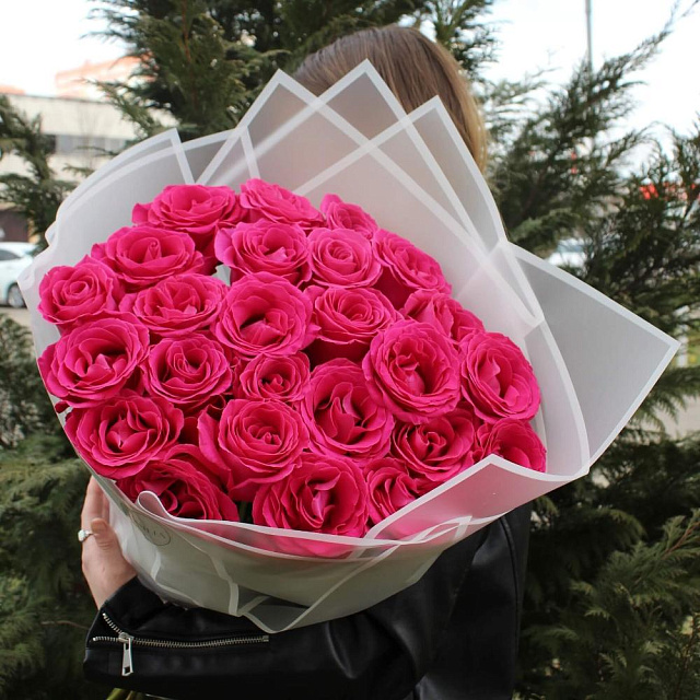 Букет из 25 роз Пинк Флойд в оформлении - изображение 2